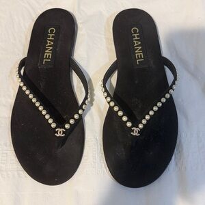 CHANEL Black Pearl-Embellished Flip Flop Sandals